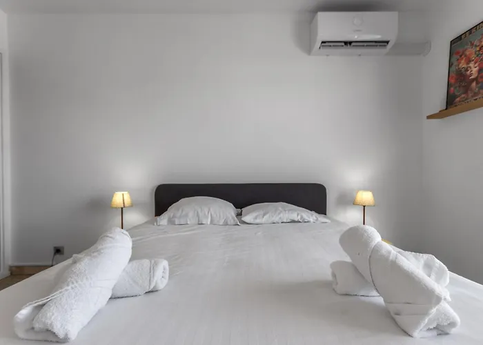 Le Thalassa - Spacious - Sea View - Ac - Parking - Pool 昂蒂布