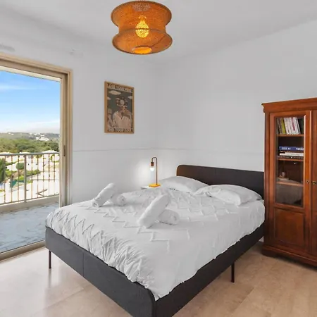 Le Thalassa - Spacious - Sea View - Ac - Parking - Pool Apartment