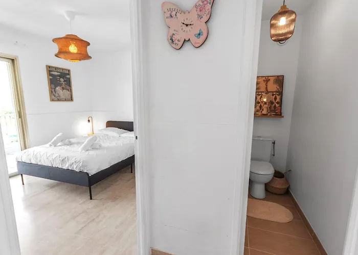 Le Thalassa - Spacious - Sea View - Ac - Parking - Pool Apartment