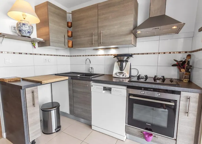 Le Thalassa - Spacious - Sea View - Ac - Parking - Pool Appartement *